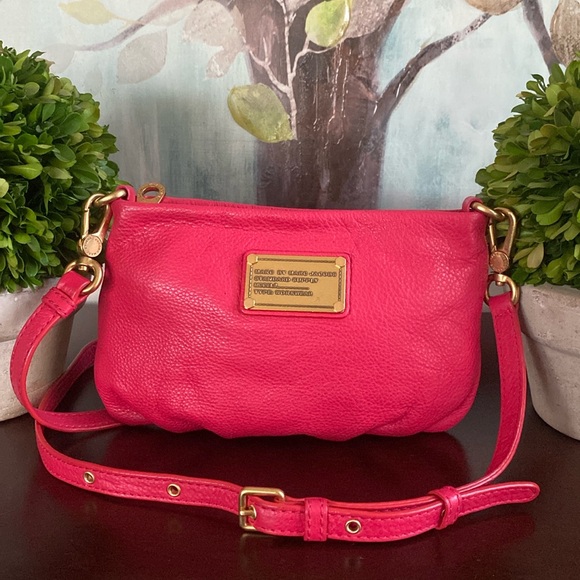 MARC BY MARC JACOBS🩷POP PINK🩷 "CLASSIC Q PERCY" 💯% COW LEATHER CROSSBODY BAG - Picture 3 of 17